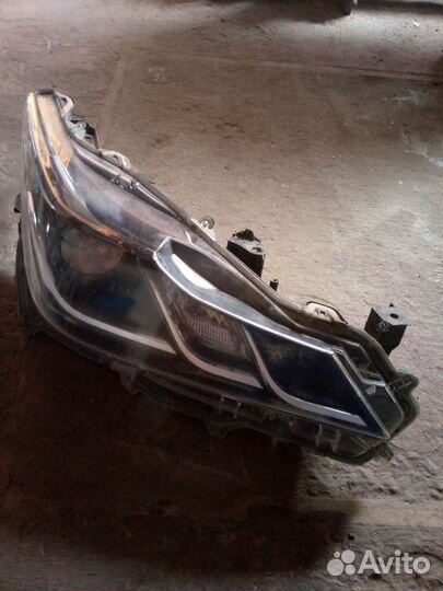 Фары toyota corolla е210