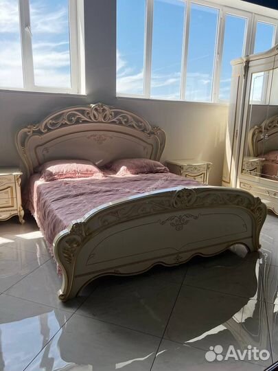 Спальный гарнитур