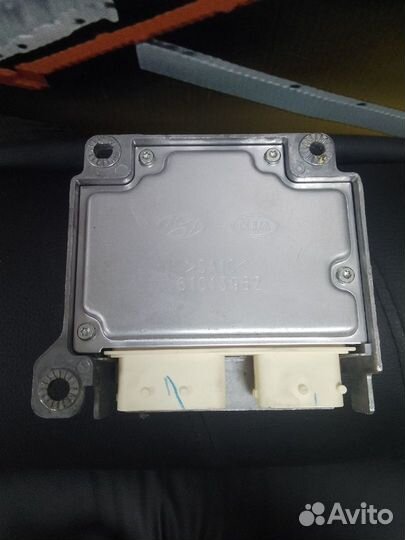 Блок управления SRS Kia Rio III