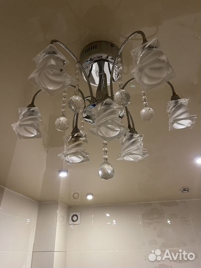 Люстра б/у в рабочем состоянии