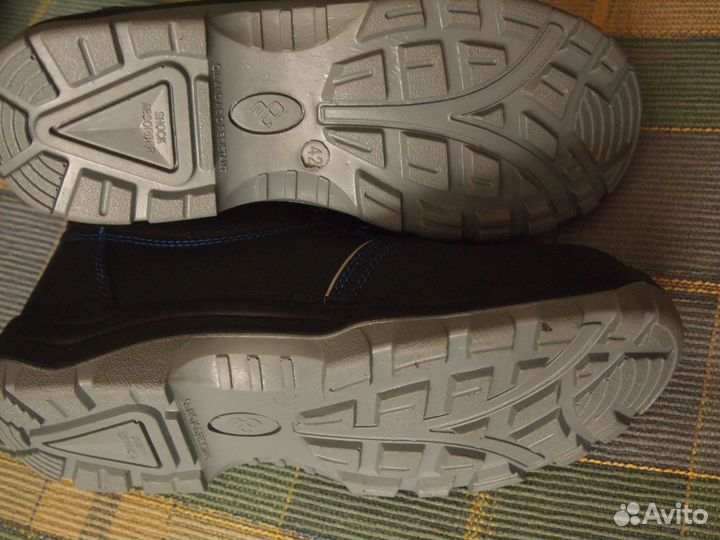 Ботинки размер 42