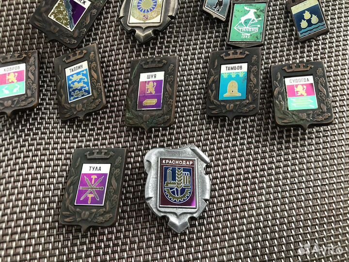 Гербы городов ситалл 18 шт цена за все