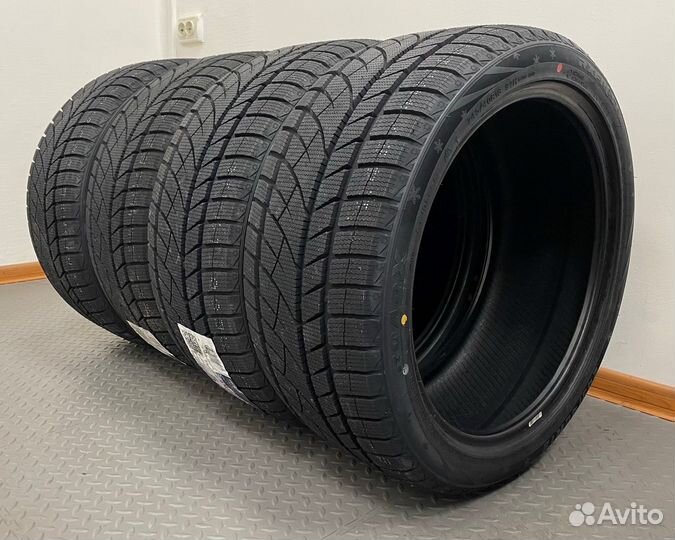 RoadX RX Frost WU01 295/35 R21 106V