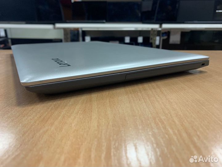 Lenovo/i3 7100/4GB/GT940MX/500GB/15.6 IPS FHD