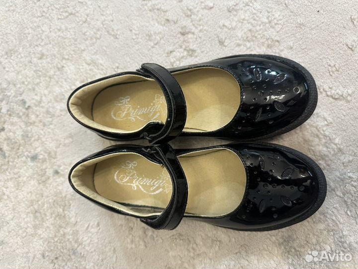 Детские туфли