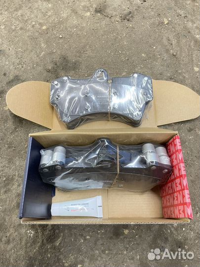 Тормозные колодки передние на volkswagen touareg