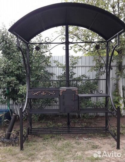 Мангал с крышей