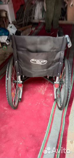 Инвалидная коляска новая,складная
