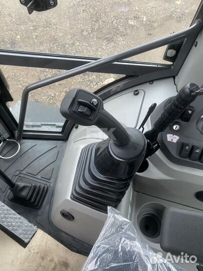 Экскаватор-погрузчик CASE 580 SV, 2023