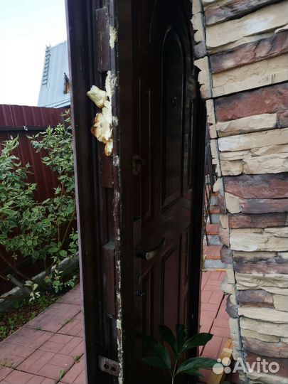 Дверь входная металлическая бу