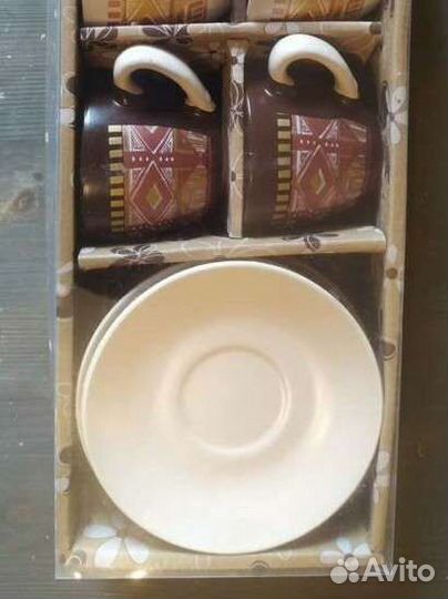 Набор чашек с блюдцами