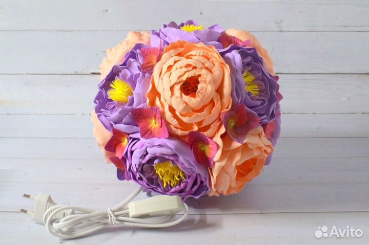 Светильник-ночник с цветами из фоамирана