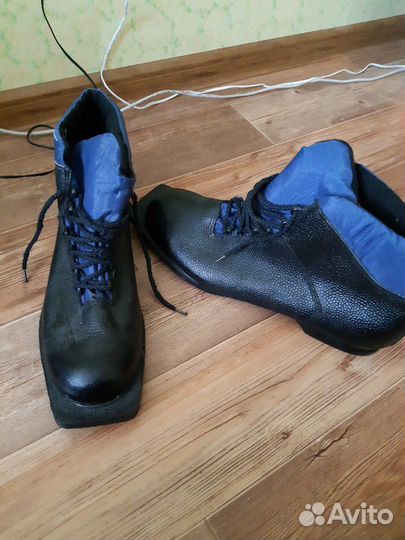 Лыжные ботинки