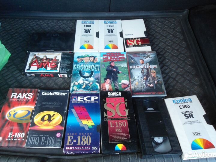 Аудиокассеты, кассеты с записью и VHS