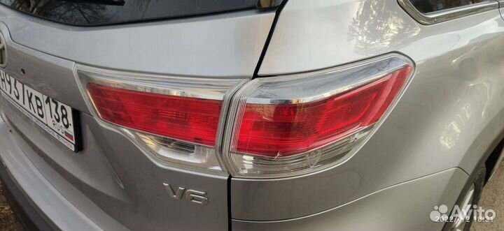 Продам задании фонари Toyota highlander 2014
