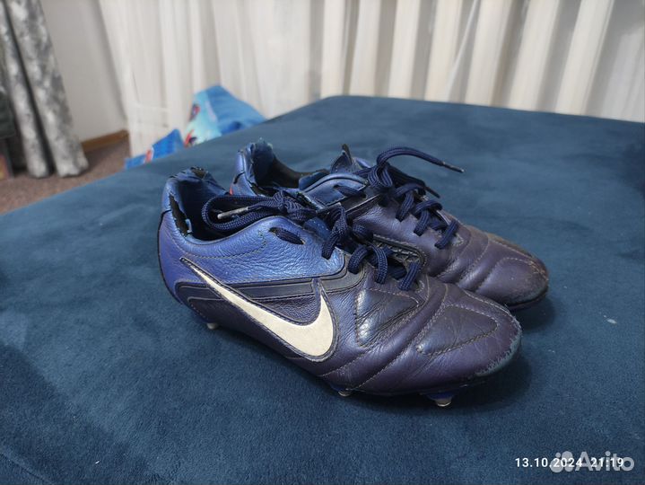 Футбольные бутсы nike 36