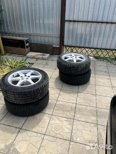Hankook Winter I'Cept IZ2 205/60 R16