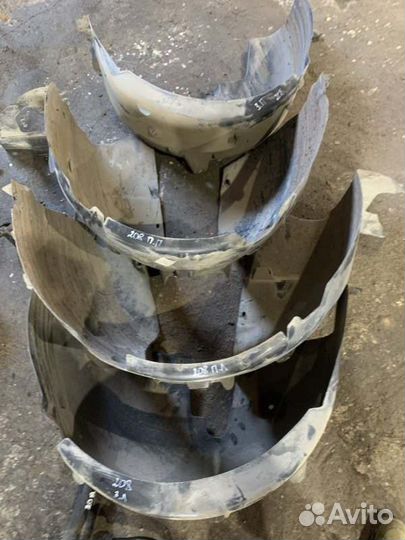 Подкрылок задний левый Peugeot 208 хетчбек 1.6 VTI