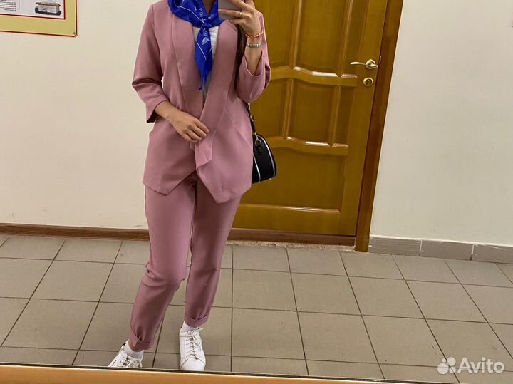 Брючный костюм женский