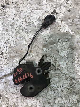 Замок капота