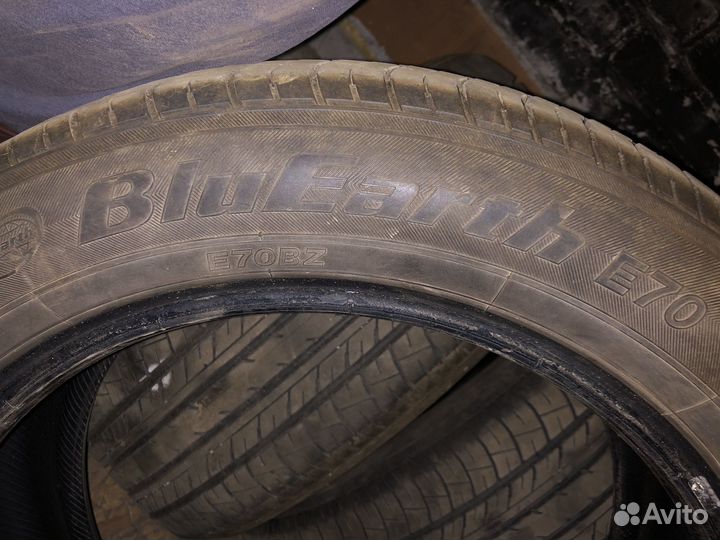 Yokohama BluEarth E70BZ 215/55 R17