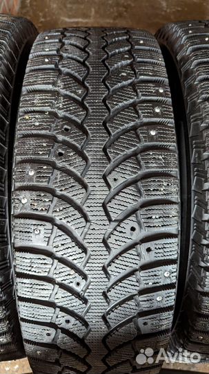 Bridgestone Blizzak Spike-01 205/70 R15 96T