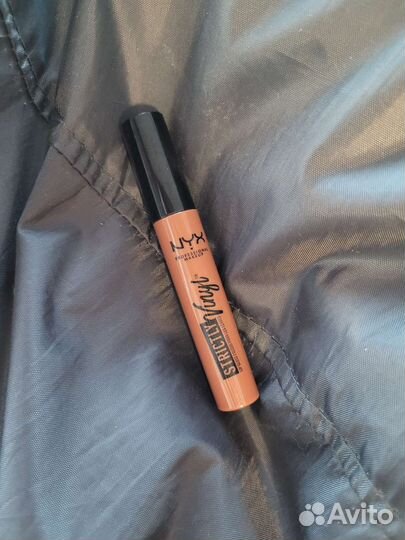 Помада Nyx Bombshell