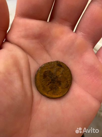 Монета 1748 года