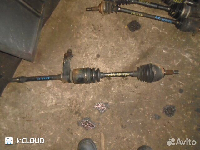 Привод на mitsubishi debonair S22A 6G72