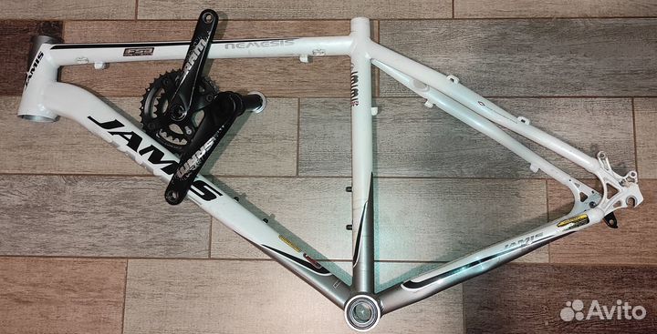 Рама Jamis Nemesis 27.5 + шатуны Sram BB30