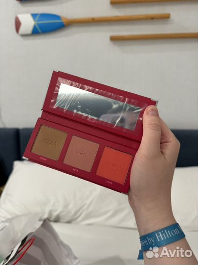 Палетка доя контуринга Benefit Chocolisious Cheeks