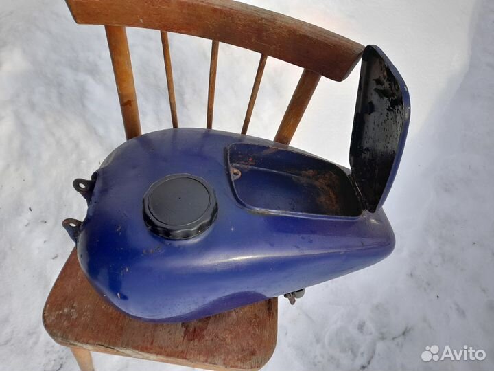 Бензобак на мотоцикл