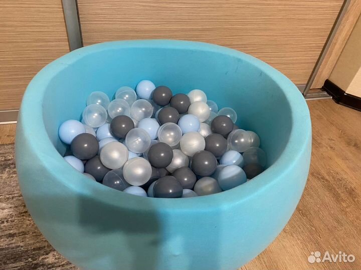 Сухой бассейн с шариками