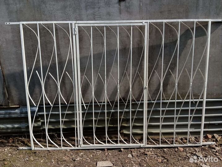 Решетки на окна б/у