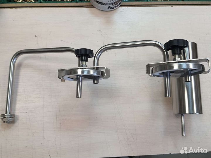 С двумя сухопарниками