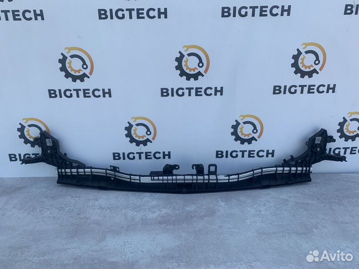 Кронштейн передней панели Mercedes A2136201701