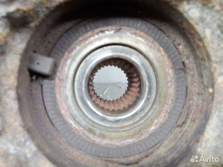 Ступица задняя правая Suzuki Grand Vitara 2 JT