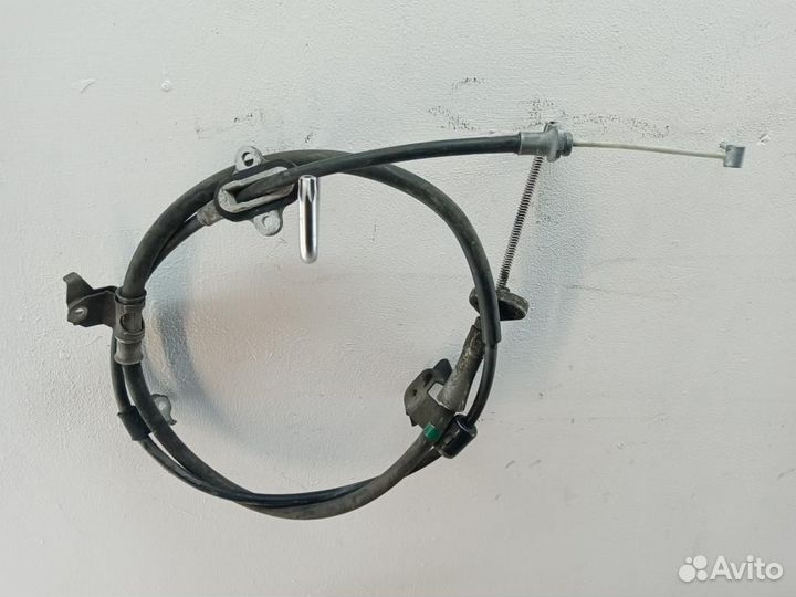 Трос стояночного тормоза правый Toyota Camry