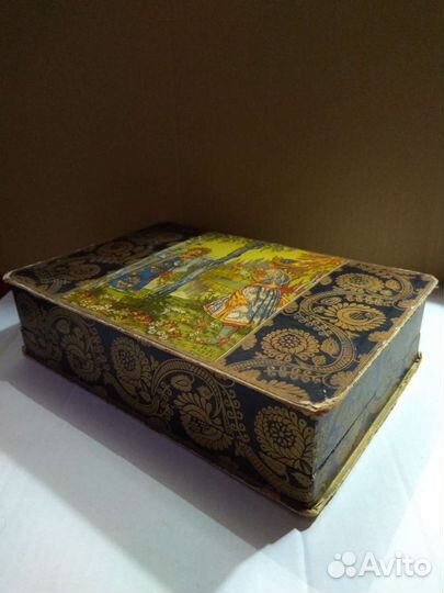 Коробка от парфюмерного набора 