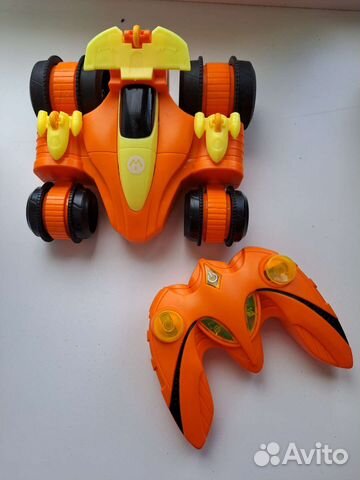 Машинка на пульте управления