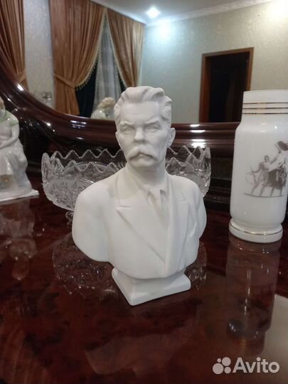 Бюст Горький бисквит