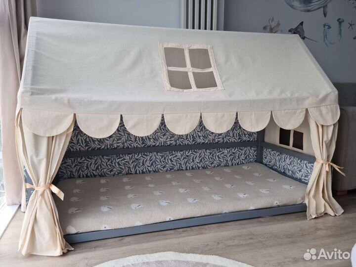Детская кроватка домик
