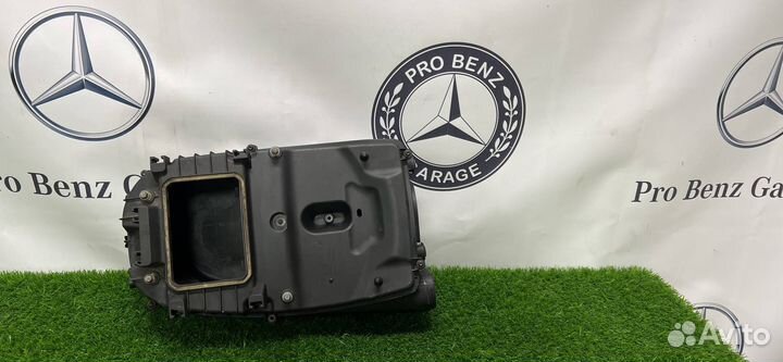 Корпус воздушногo фильтра Mercedes-Benz E-Класс