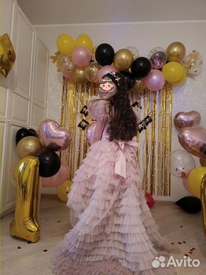 Платье со шлейфом