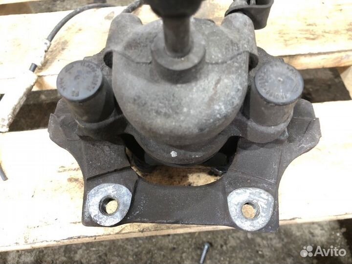 Суппорт тормозной задний правый Bmw 3 E90 N46B20