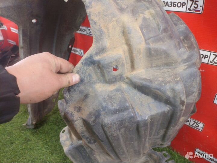 Подкрылок передний правый Toyota Probox NCP51V