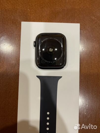 Часы Apple Watch Se 44mm 2020 (A2352)