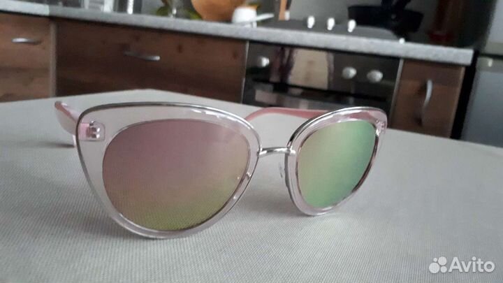 Солнцезащитные очки