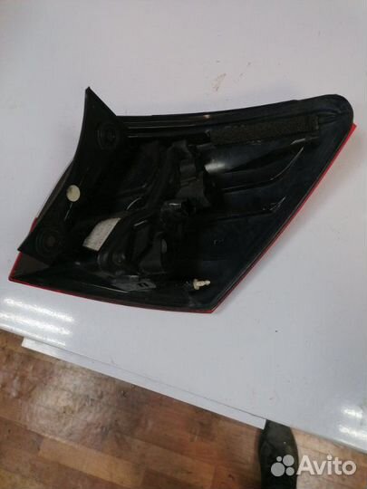 Фонарь задний наружный задний левый Nissan