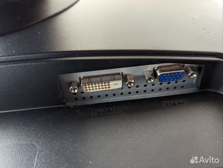 Монитор Samsung 943T